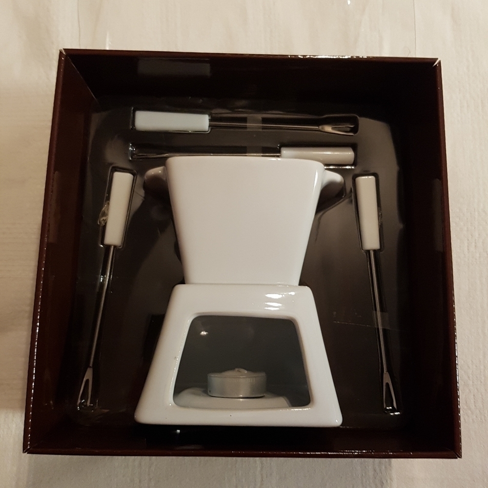 White ceramic Fondue set with forks New